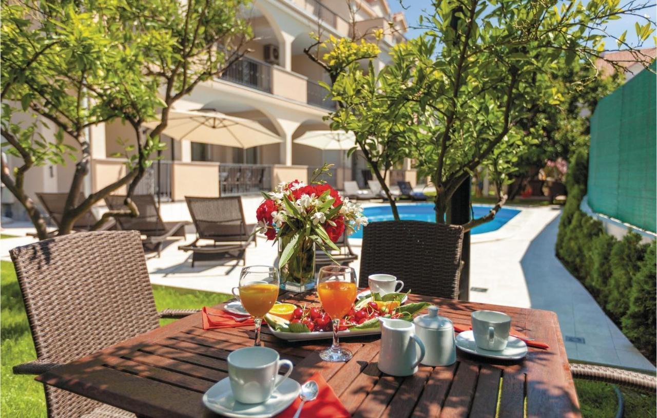 Kaštela Lovely Apartment In Kastel Stafilic With Jacuzzi מראה חיצוני תמונה