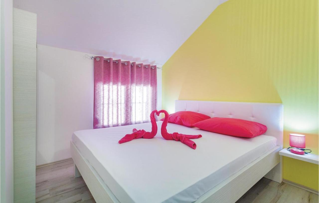 Kaštela Lovely Apartment In Kastel Stafilic With Jacuzzi מראה חיצוני תמונה