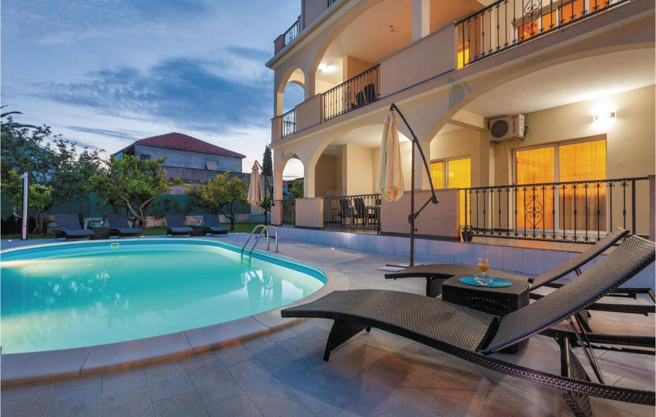 Kaštela Lovely Apartment In Kastel Stafilic With Jacuzzi מראה חיצוני תמונה