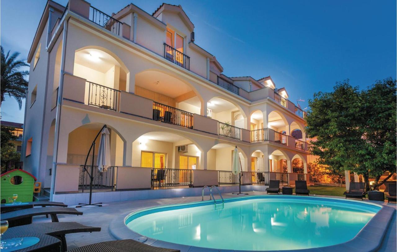 Kaštela Lovely Apartment In Kastel Stafilic With Jacuzzi מראה חיצוני תמונה