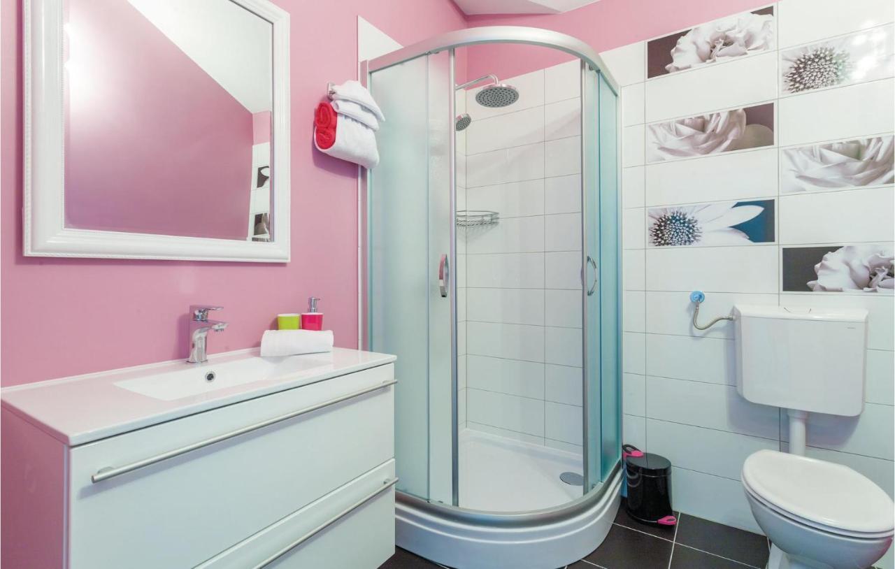 Kaštela Lovely Apartment In Kastel Stafilic With Jacuzzi מראה חיצוני תמונה