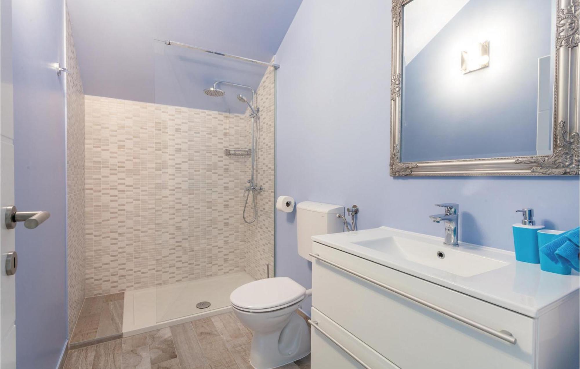 Kaštela Lovely Apartment In Kastel Stafilic With Jacuzzi מראה חיצוני תמונה